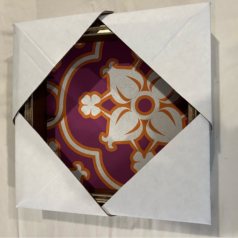 Framed necklace display box